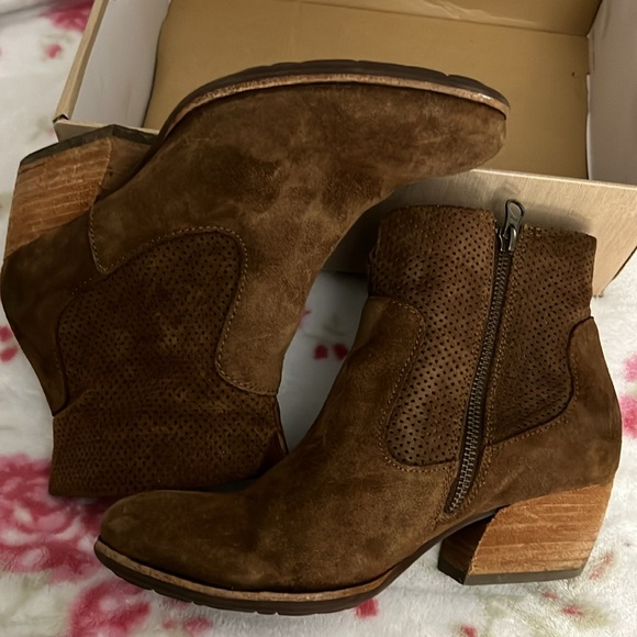Kork-Ease Sherrill Rust (Siena) Suede Ankle Boot - Picture 6 of 10